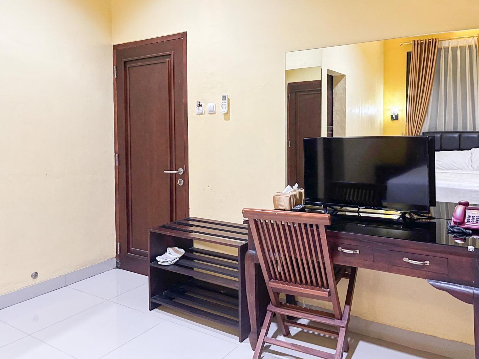 Kartika Hotel Syariah Pacitan Mitra Reddoorz Dış mekan fotoğraf