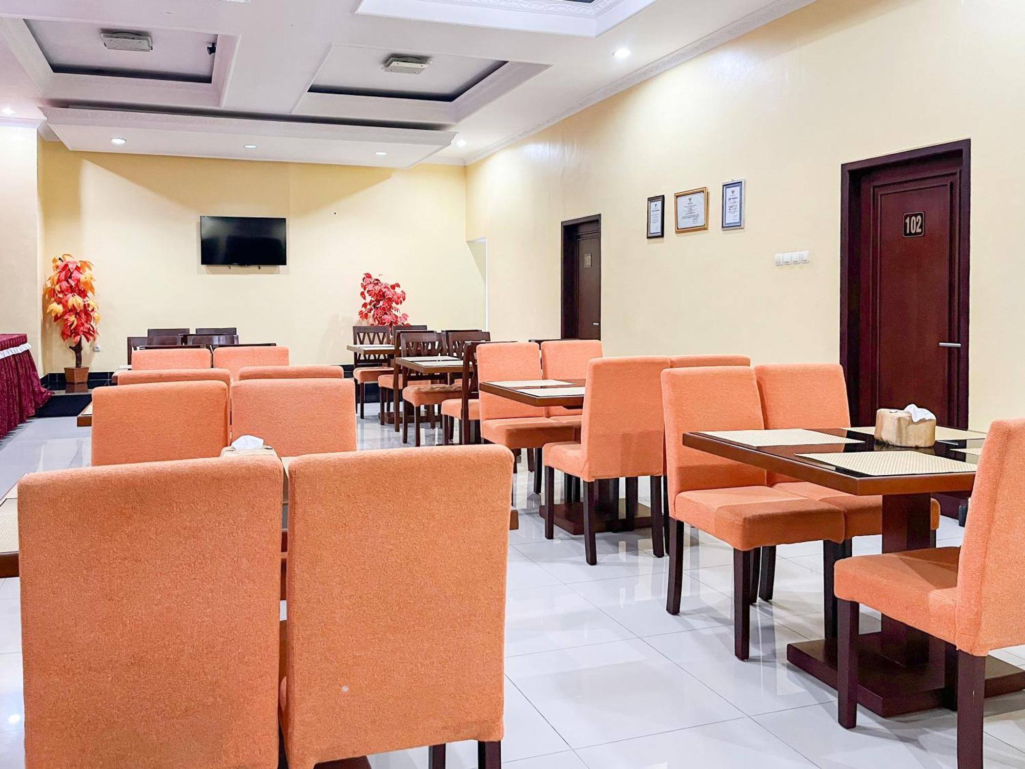 Kartika Hotel Syariah Pacitan Mitra Reddoorz Dış mekan fotoğraf