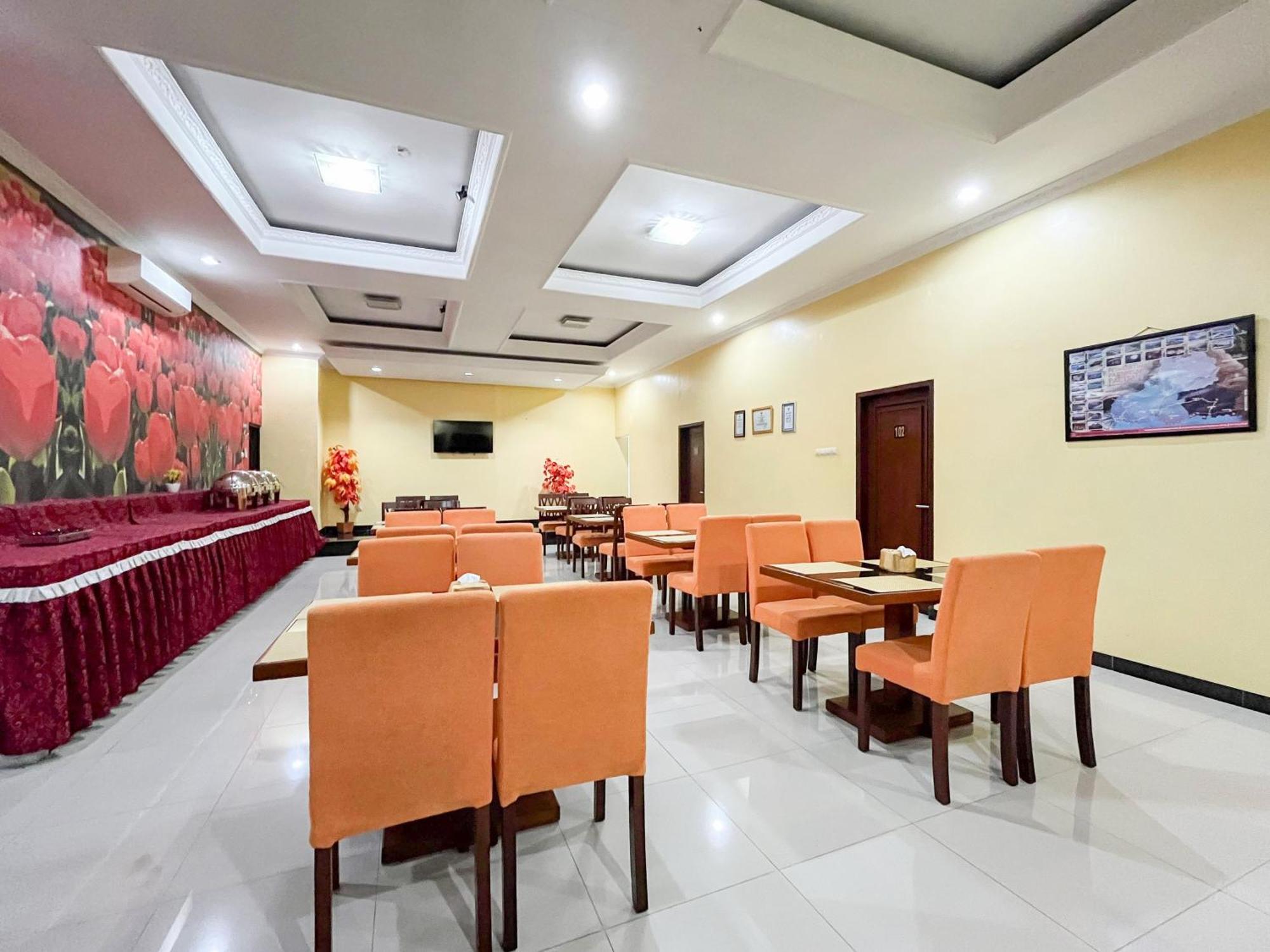 Kartika Hotel Syariah Pacitan Mitra Reddoorz Dış mekan fotoğraf