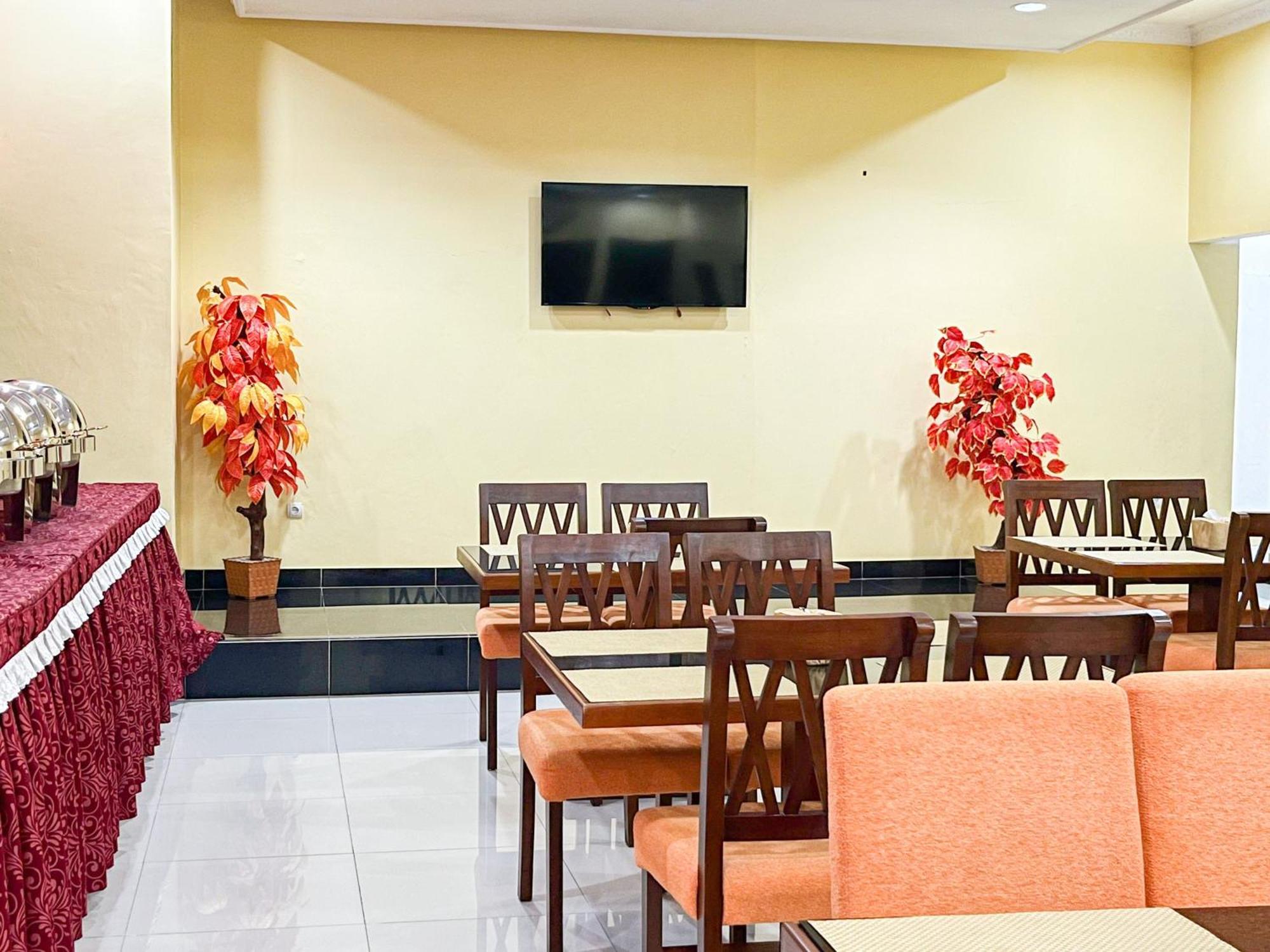 Kartika Hotel Syariah Pacitan Mitra Reddoorz Dış mekan fotoğraf