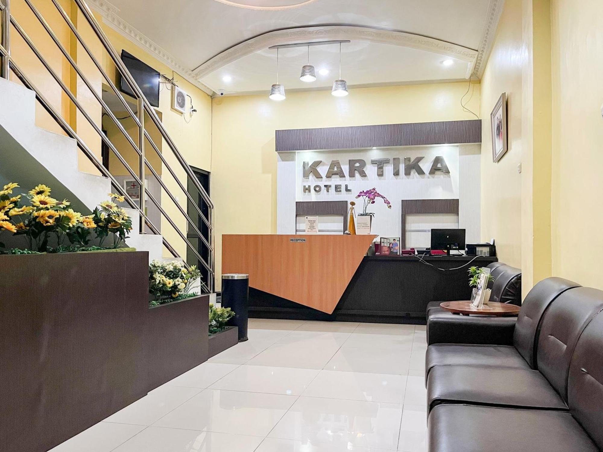 Kartika Hotel Syariah Pacitan Mitra Reddoorz Dış mekan fotoğraf